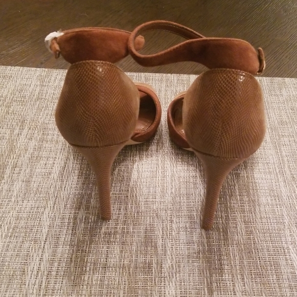 White House Black Market Heels - Picture 3 of 5